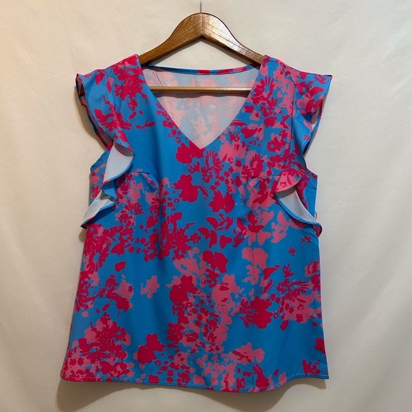 Tops - New Floral Blue/Pink Blouse Women’s Size 6/Medium - Great condition!